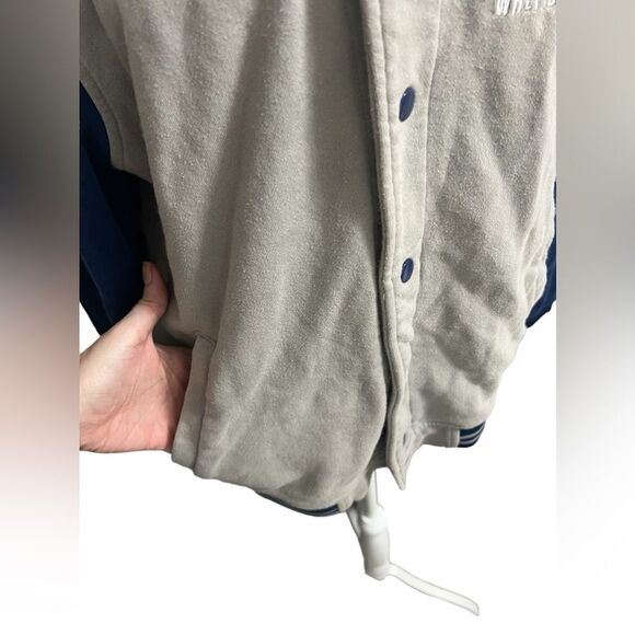 Walt Disney World Mickey Mouse 1971
Gray Button Down Bomber Jacket medium - Picture 9 of 11